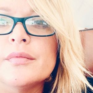 Meet your Posher, Yvette